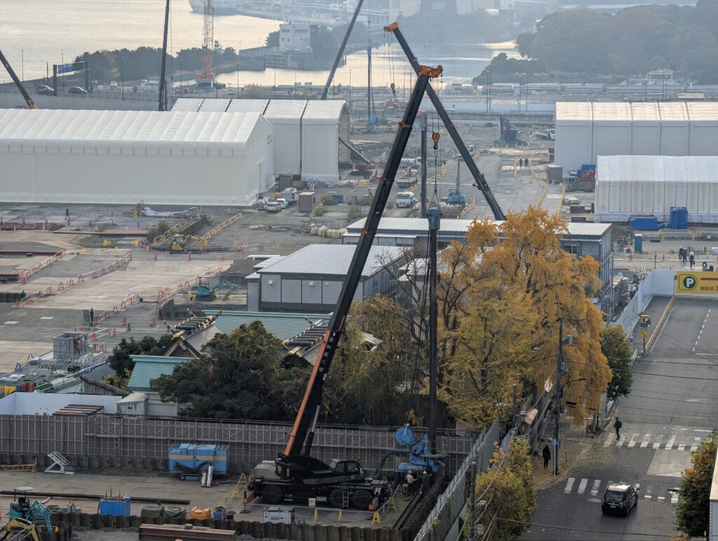 波除神社周辺も騒がしくなってきました。